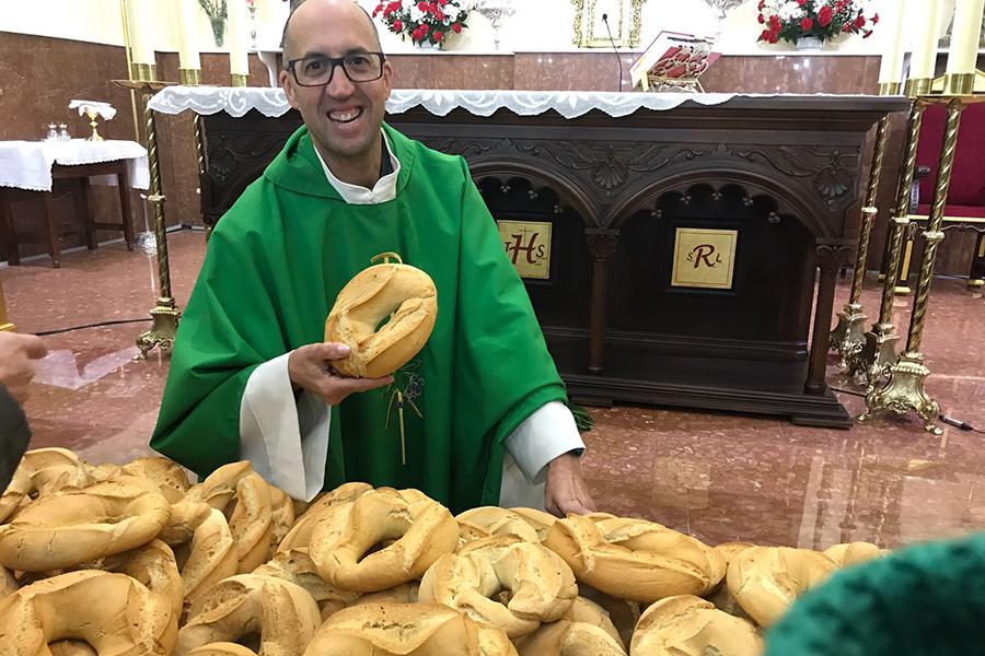 Bendición de las roscas de san Blas en Igualeja