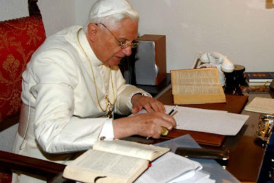 Alfonso Crespo: "Benedicto XVI, el teólogo que no quiso ser Papa"