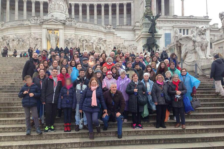 Peregrinos de El Salvador (Málaga) en Roma