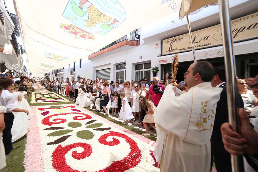 Solemnidad del Corpus Christi en Benalmádena pueblo // ISABEL MARÍA MENÉNDEZ