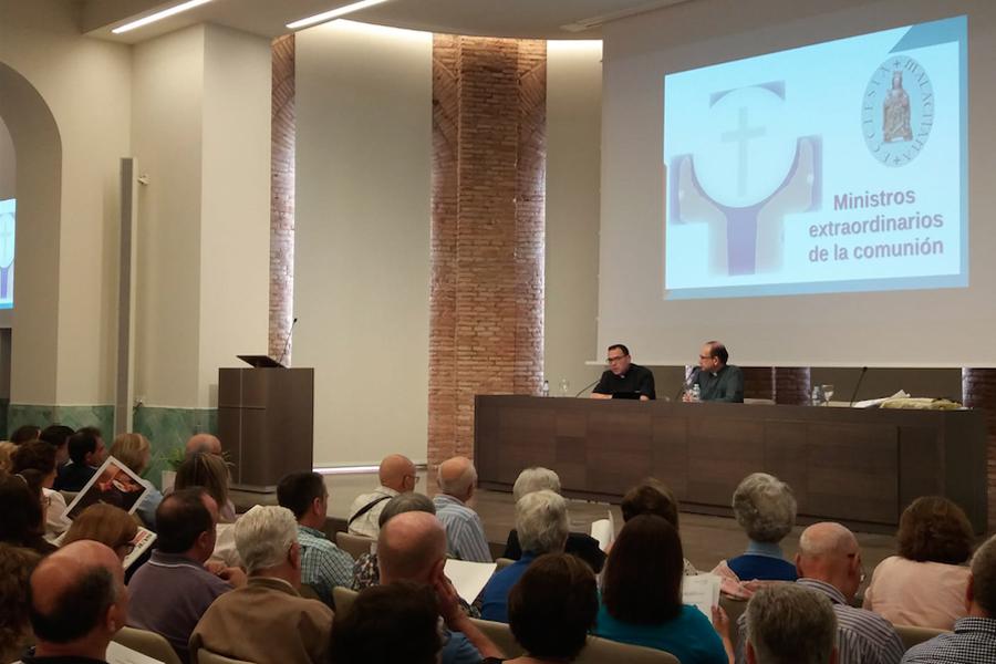 Curso Diocesano para Ministros Extraordinarios de la Comunión // Equipo Diocesano de Liturgia