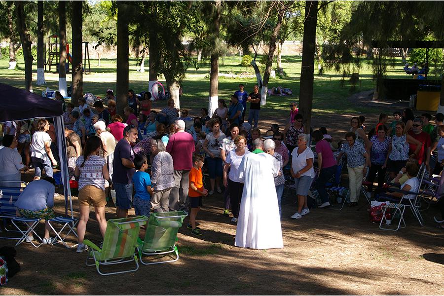 Convivencia anual de las parroquias los Ángeles y el Pilar, de Málaga, en el campo