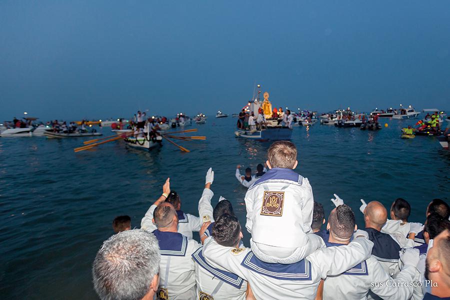 Procesión marítima del Carmen de La Carihuela // J. CARRASCO