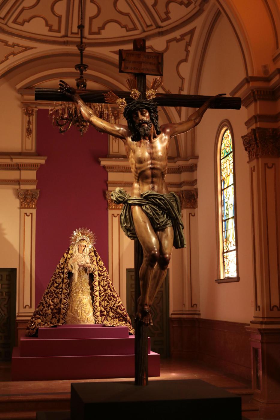 Santísimo Cristo de la Agonía, titular de las Penas y Virgen de la Trinidad en la capilla del Palacio Episcopal // S. FENOSA