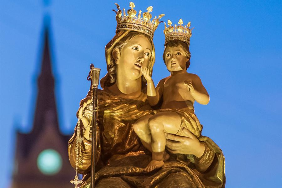 Roberto Rojo predica la novena a la Victoria en Melilla