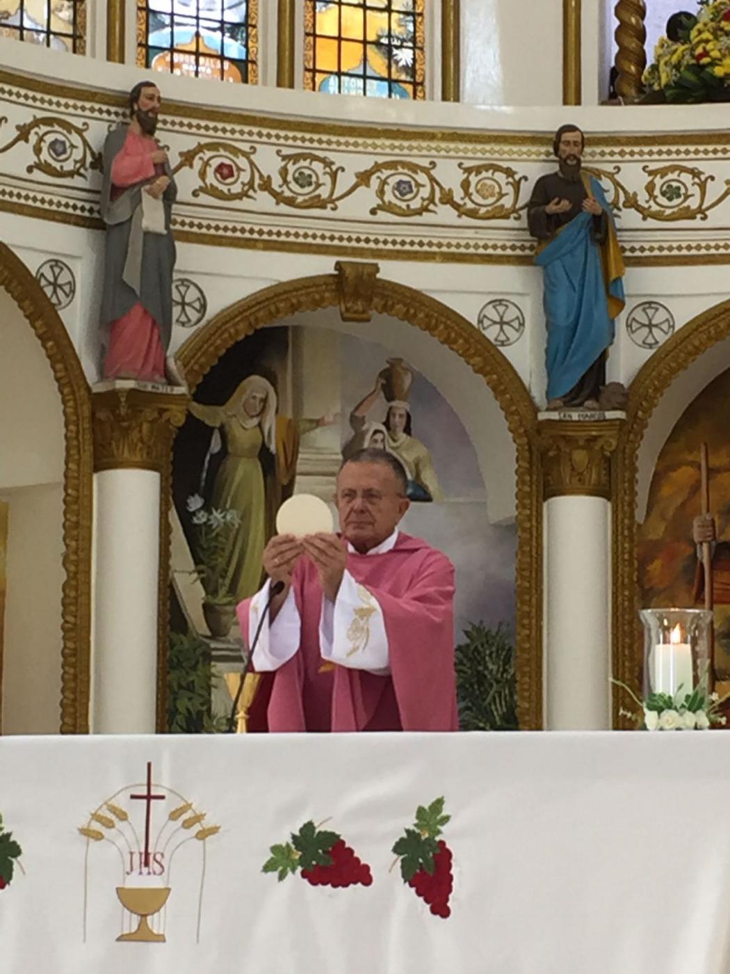 José Luis Linares, en la celebración de sus 50 años de sacerdocio