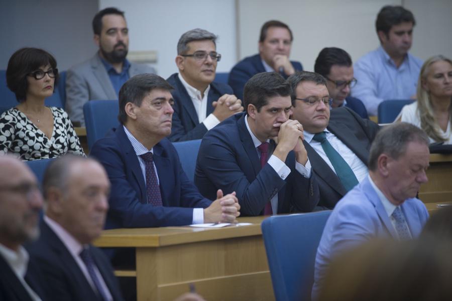 Momento de la conferencia del Obispo de Málaga, Jesús Catalá, en el Instituto Internacional San Telmo