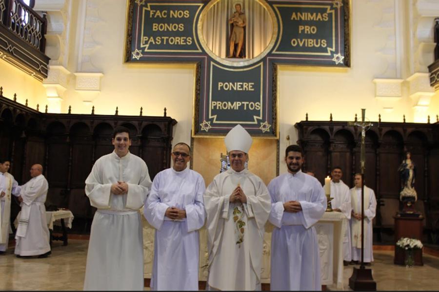  Profesión de fe y firma del celibato y la obediencia al Obispo, acto previo a la ordenación