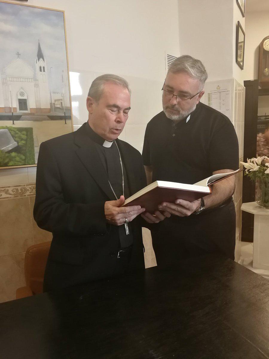 Don Jesús Catalá y el párroco castrense, Francisco Sierra // M. RUBIALES