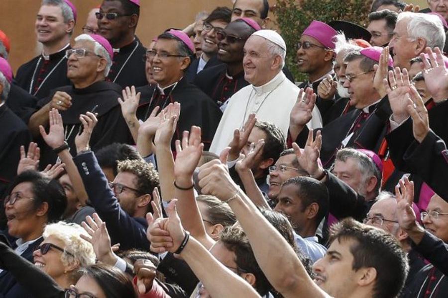 A los jóvenes: «La Iglesia y el mundo os necesitan»