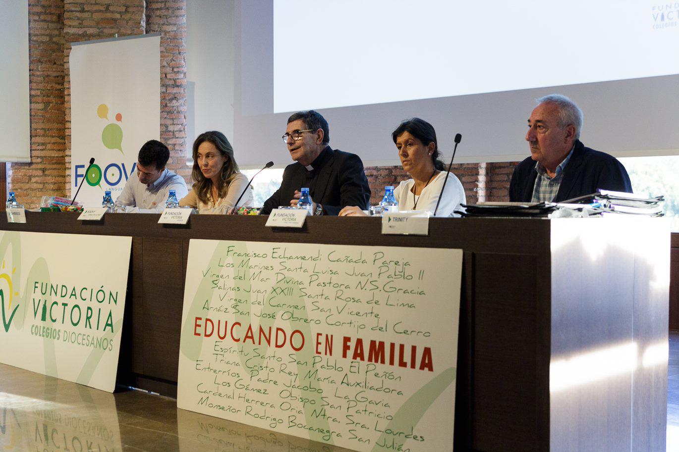 Entrega de certificados oficiales de inglés a alumnos de Foovy, en octubre de 2018