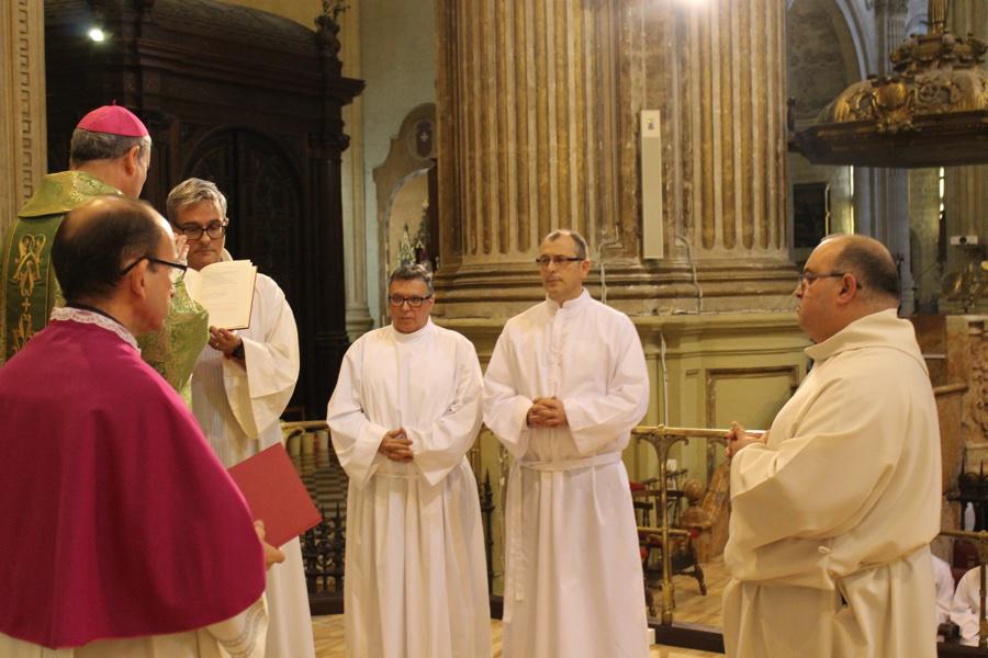 Ordenación de diáconos y ministerio de Lector y Acólito en la Catedral