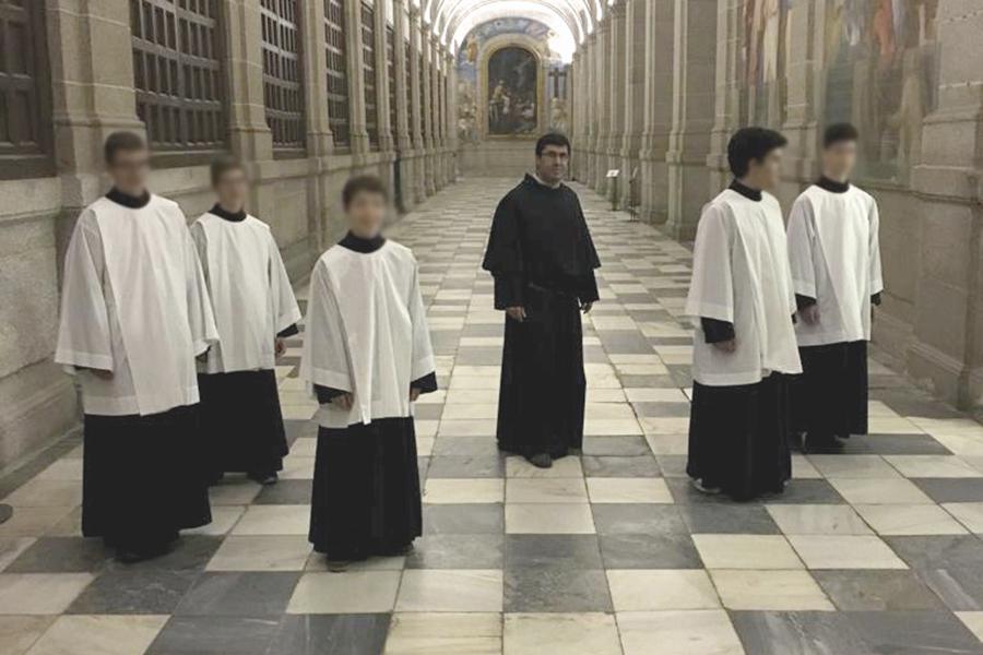 Juan Pereña: «A los niños de la Escolanía, la música les hace madurar»