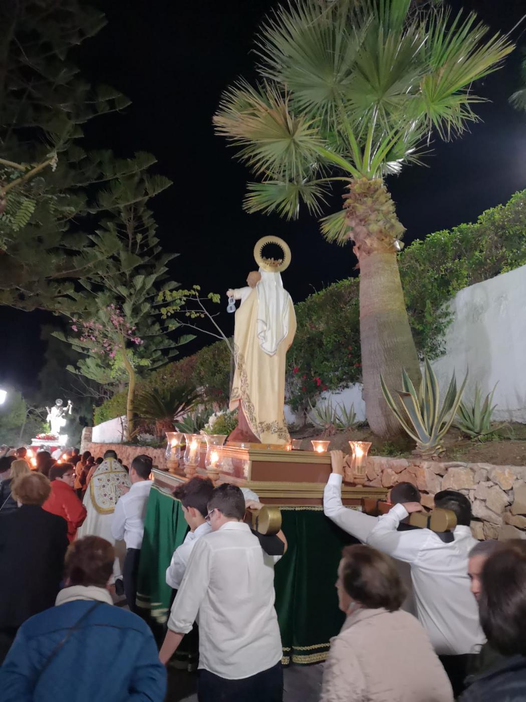 Triduo de Ánimas y Fieles Difuntos en Algarrobo/ Y. MARTÍN