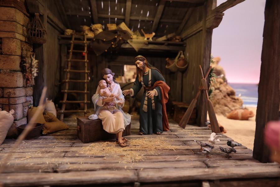 «La Navidad nos invita a actuar como Cristo»