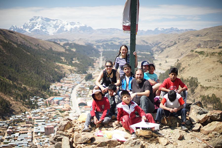 En su viaje de novios visitaron un proyecto de Entreculturas en Perú