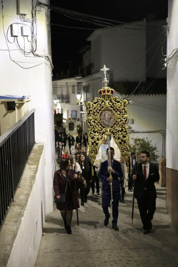 Rosario vespertino con la participación de estandartes de todas las Patronas Marianas de la Diócesis de Málaga, en Algarrobo // Y. MARTÍN