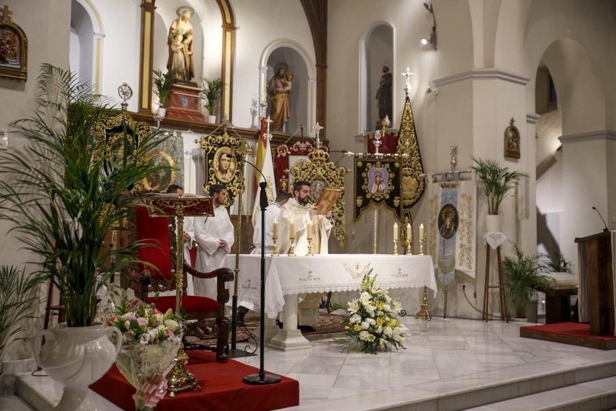 Eucaristía en la parroquia de Santa Ana (Algarrobo) con la participación de las Patronas Marianas de la Diócesis de Málaga // Y. MARTÍN