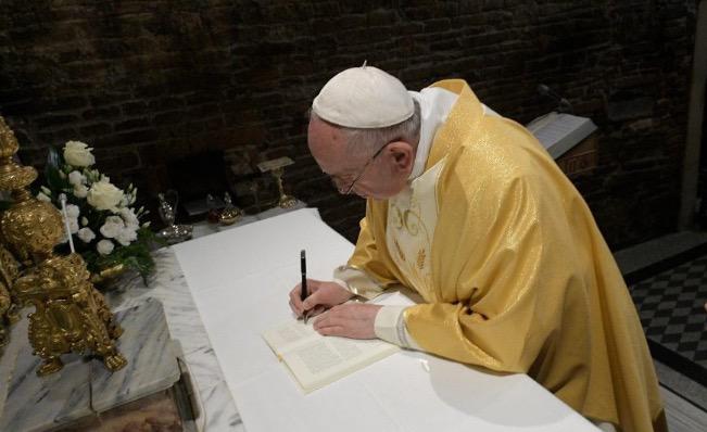 "Christus vivit" ya ha sido firmada por el Papa