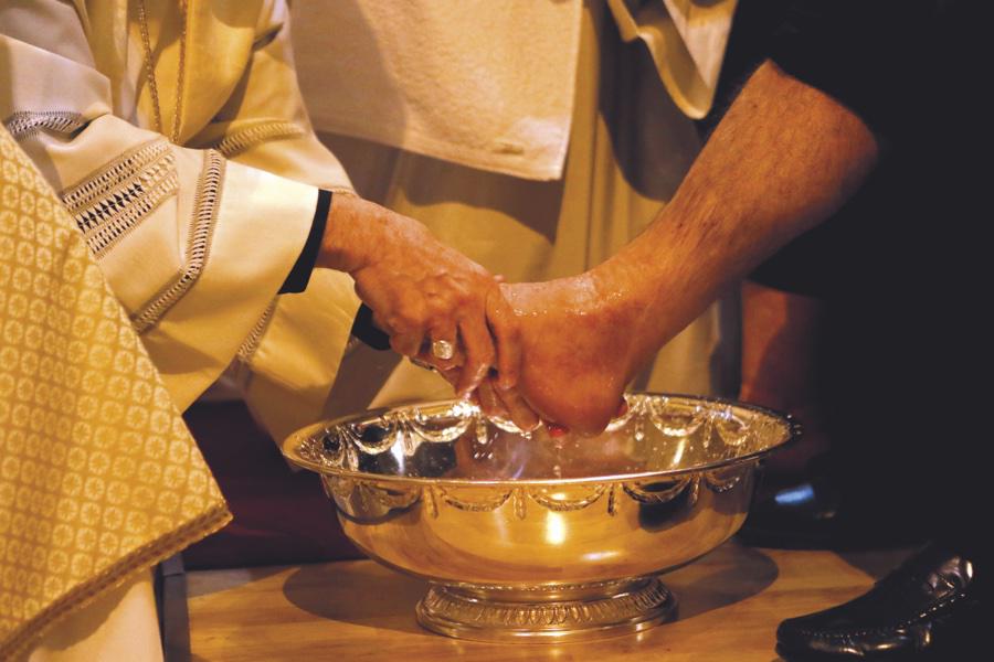 D. Jesús Catalá: «Cristo se entrega y nos anima a entregarnos»