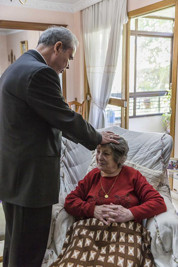 on Jesús Catalá visita a personas enfermas de la feligresía de la Divina Pastora de Marbella, durante la Visita Pastoral al arciprestazgo de Marbella-Estepona