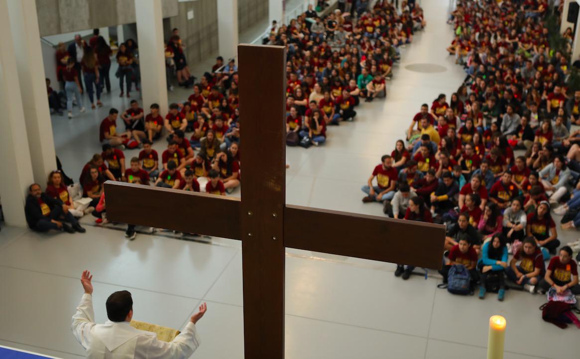 Un millar de jóvenes celebra la Pascua en el EDJ