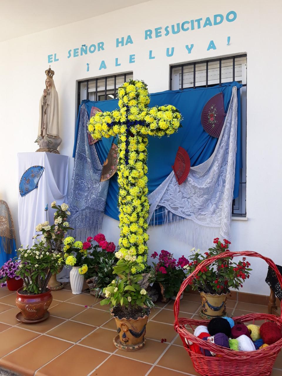 Cruz de Mayo en la parroquia de Santa Inés