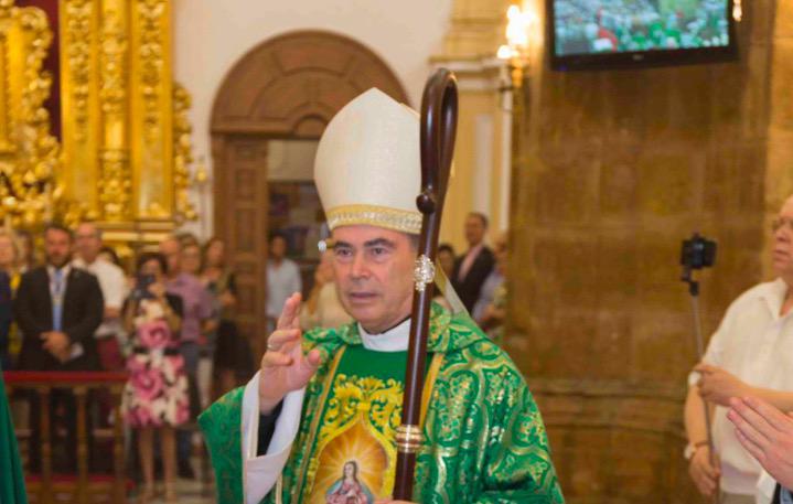 Los fieles de Marbella-Estepona celebran su fe junto al Obispo