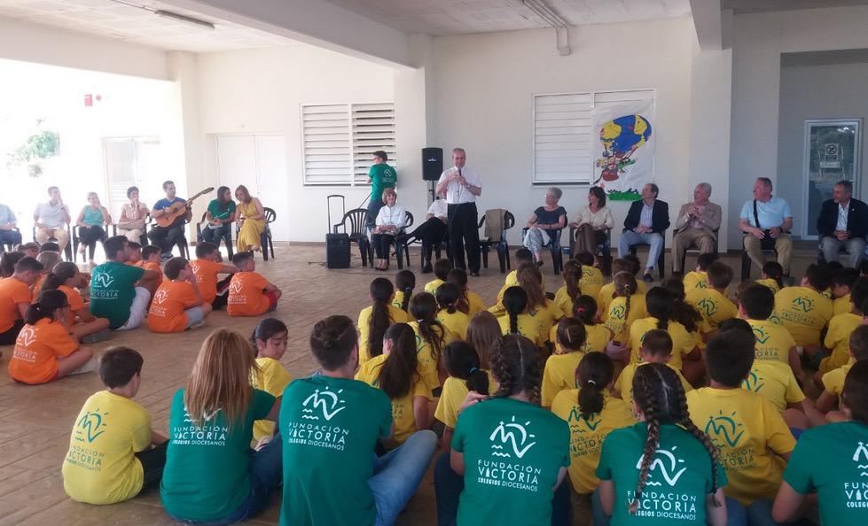 El Obispo visita los campamentos del movimiento Santa María de la Victoria
