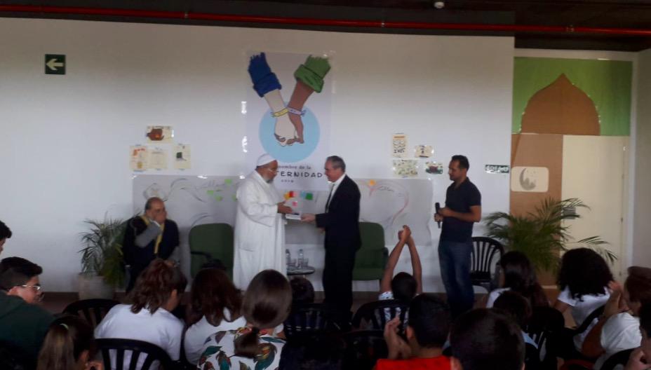 El Obispo y el imán de Fuengirola se encuentran con niños cristianos y musulmanes