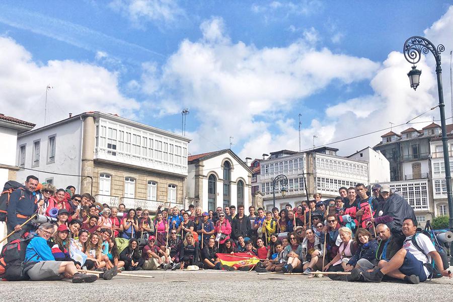 Más de 80 feligreses de Algatocín y Marbella recorren el Camino Inglés