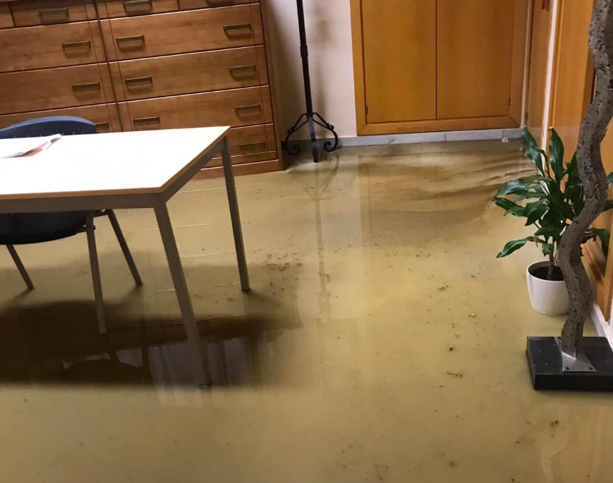 El agua inunda la cripta de San Felipe y causa daños en otros templos