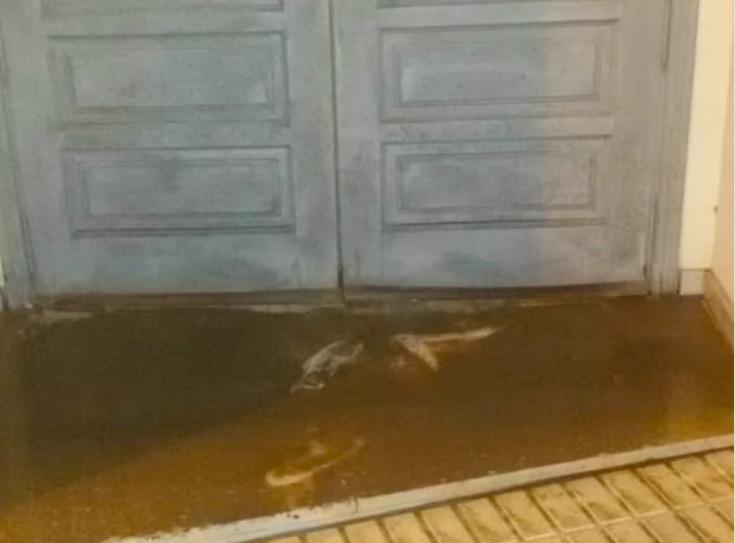 El agua inunda la cripta de San Felipe y causa daños en otros templos