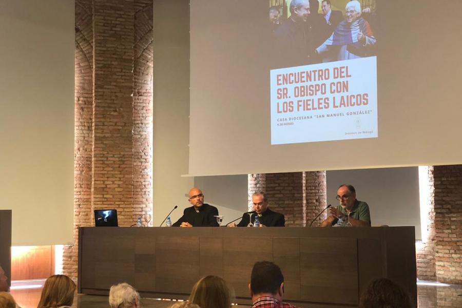 Encuentro del Sr. Obispo con los Fieles Laicos // E. LLAMAS