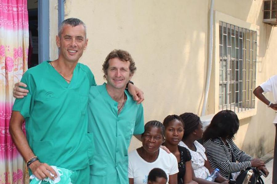 El sacerdote Rafael Caro participa en una misión humanitaria en Boma, El Congo