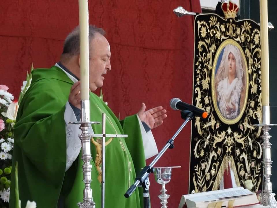 El delegado de Hermandades y Cofradías saluda a los cofrades