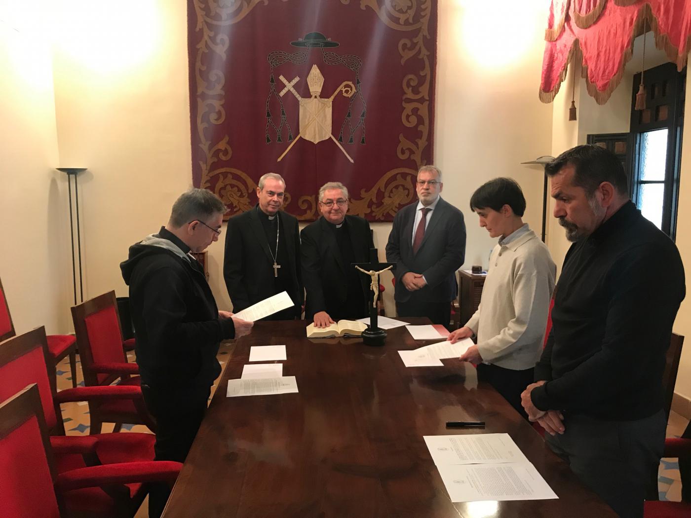 El Tribunal diocesano para la beatificación de María Isabel González del Valle realiza su juramento y profesión de fe