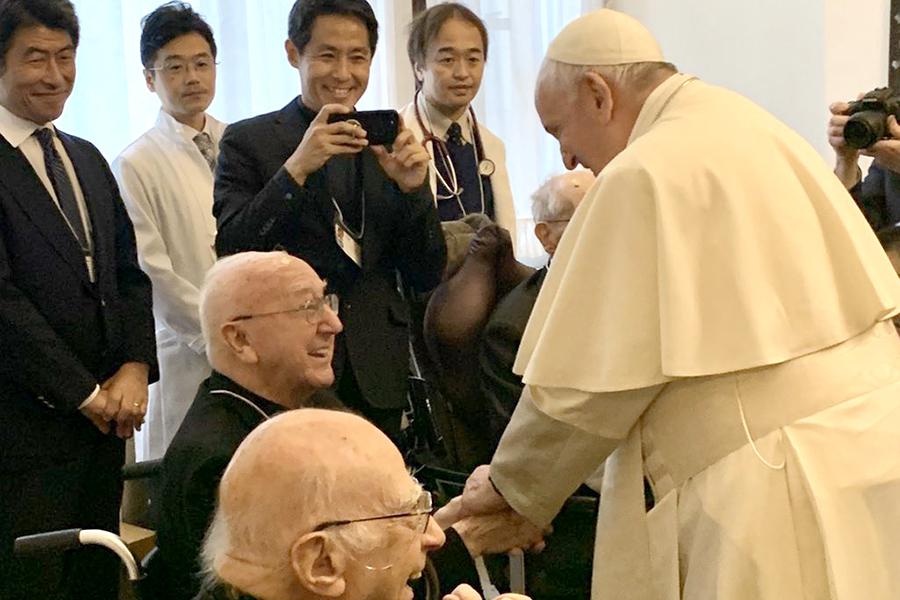 El papa visita al jesuita malagueño P. Álvarez Lomas