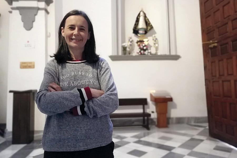 Esther Navarro: «En la misión, María es quien lo hace todo»