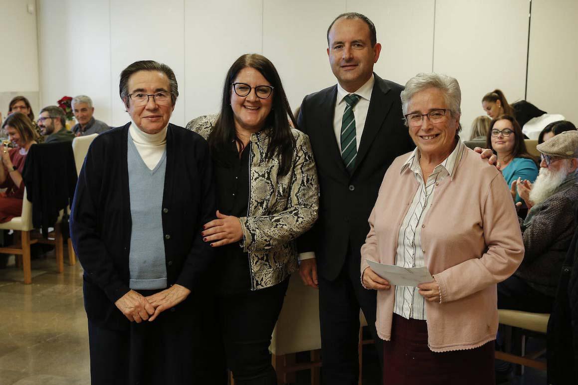 Momento de la entrega de los donativos de Navidad 