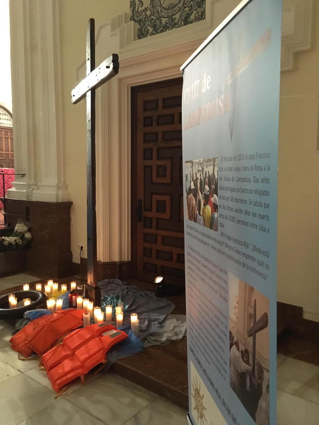 La Cruz de Lampedusa en la parroquia del Carmen, en El Perchel // V. FLORES