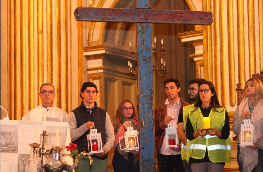 La Cruz de Lampedusa en la vigilia de Oración y concierto organizado por la delegación de Infancia y Juventud 