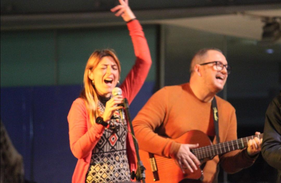 La Cruz de Lampedusa en la vigilia de Oración y concierto organizado por la delegación de Infancia y Juventud 