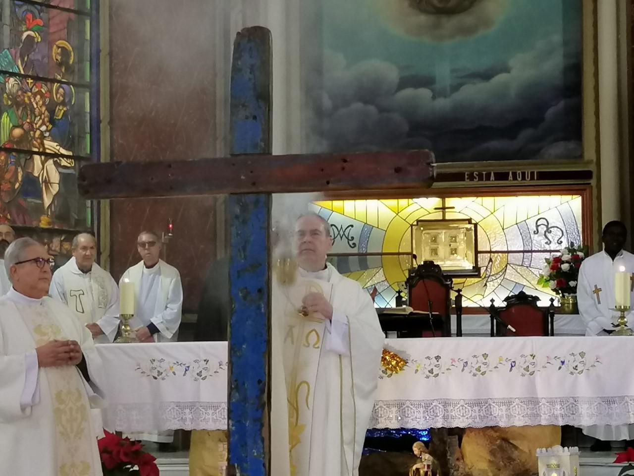 Eucaristía en Cristo Rey, presidida por el Obispo de Málaga, con la Cruz de Lampedusa // A.MEDINA