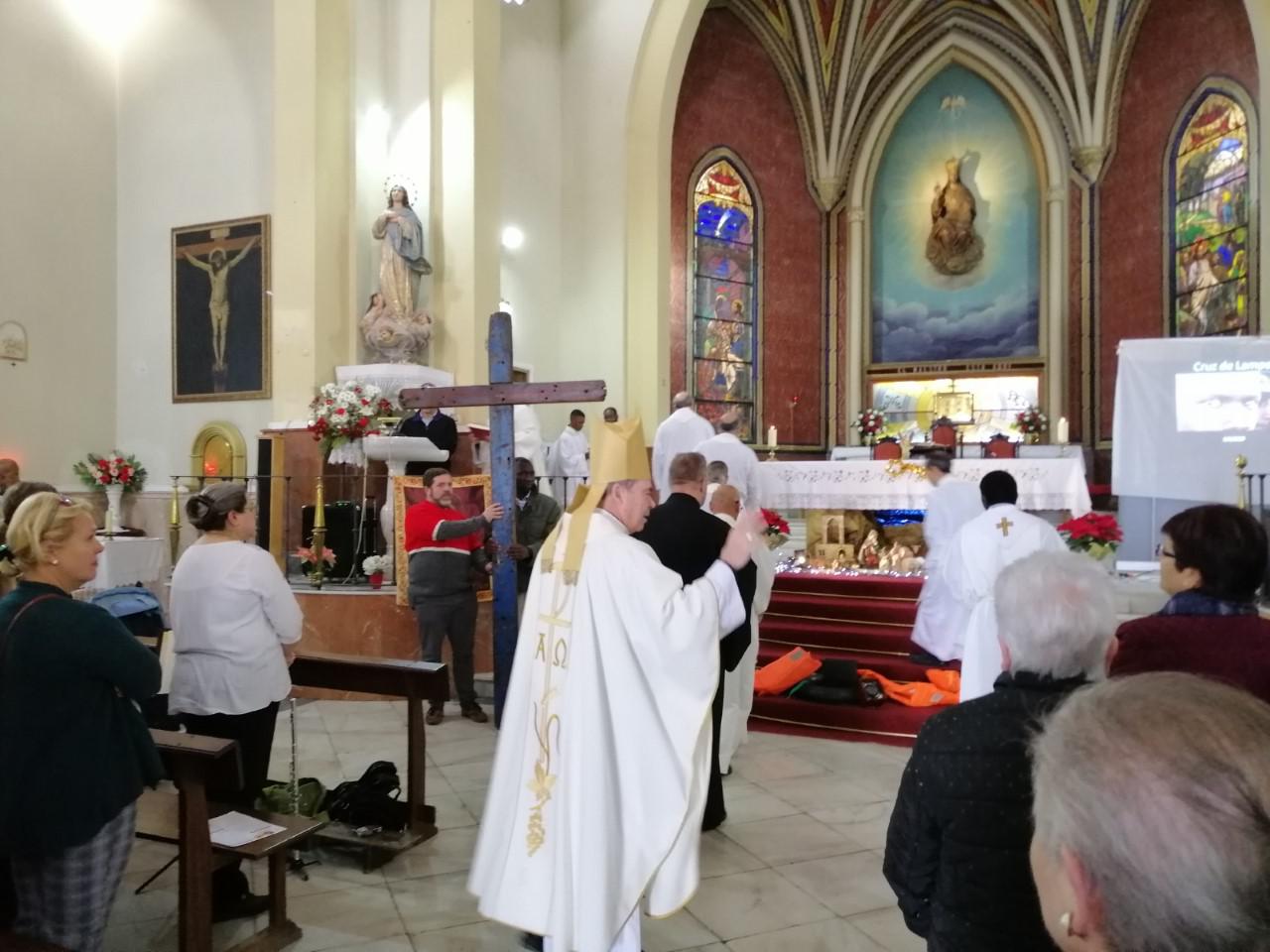 Eucaristía en Cristo Rey, presidida por el Obispo de Málaga, con la Cruz de Lampedusa // A.MEDINA