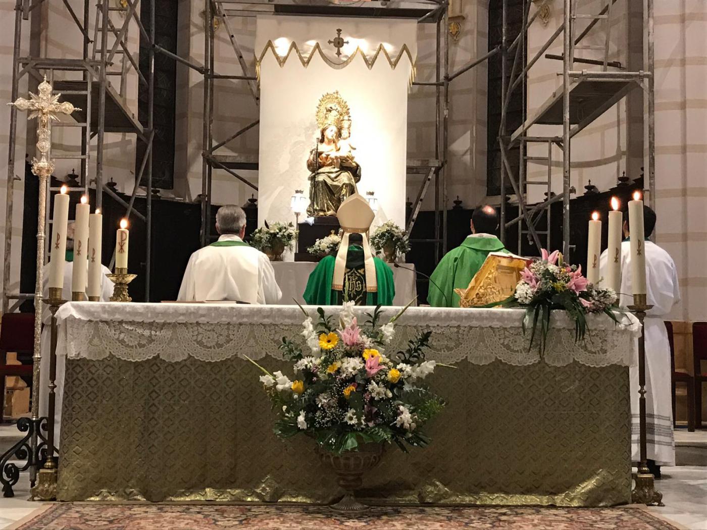 D. Jesús Catalá en su visita pastoral a Melilla, en enero de 2020