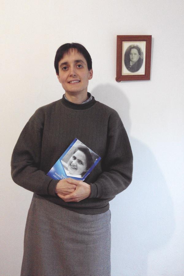 Inmaculada Vila, Misionera de las Doctrinas Rurales, sostiene una breve biografía que puede solicitarse a info@mdrurales.com