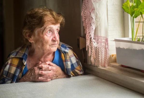 Una mano tendida a los enfermos en soledad