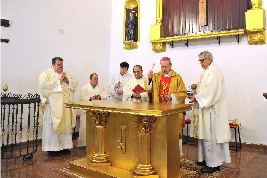 Algatocín recibe al Obispo en la Candelaria