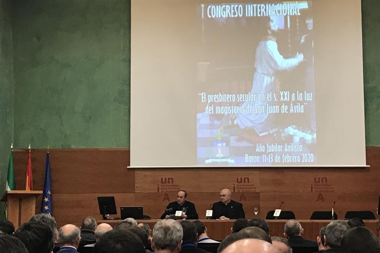 Ponencia del sacerdote Alfonso Crespo en el Congreso Internacional sobre san Juan de Ávila, en Baeza